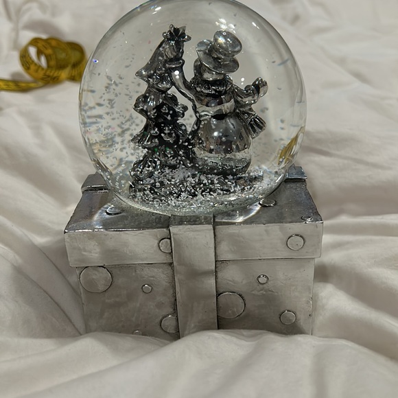 Snow globe - Picture 2 of 4